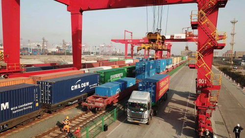 國(guó)內(nèi)首條雙層集裝箱海鐵聯(lián)運(yùn)班列成功首發(fā)，寧波舟山港引領(lǐng)高效貨運(yùn)新篇章